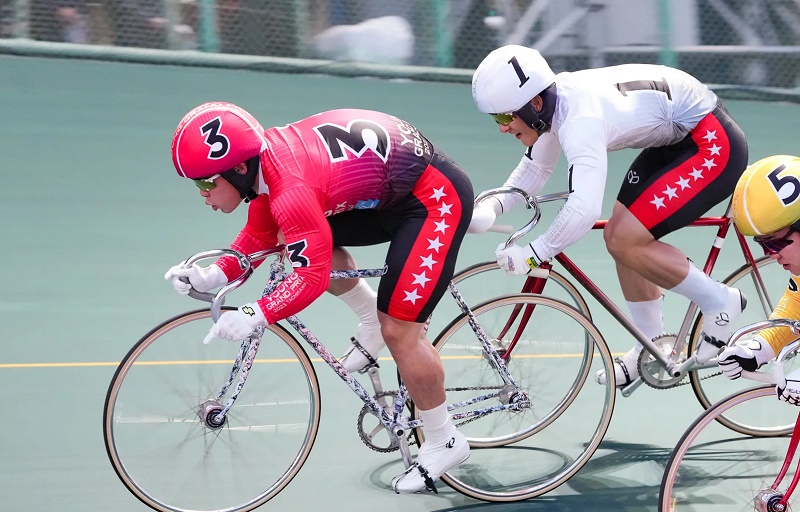 競輪でラインを組む選手の役割「ラインを引っ張る自力」