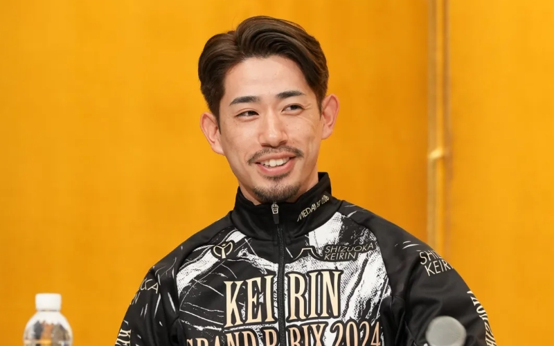 新山響平とは？「ヒゲ面画像」①