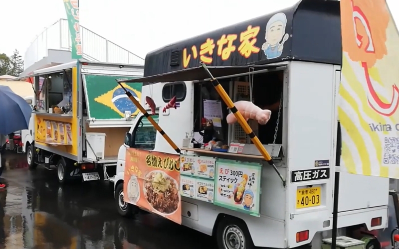 玉野競輪場の開催日にはキッチンカーが出店
